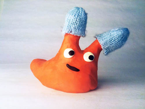 Smuckles wears eyestalk warmers